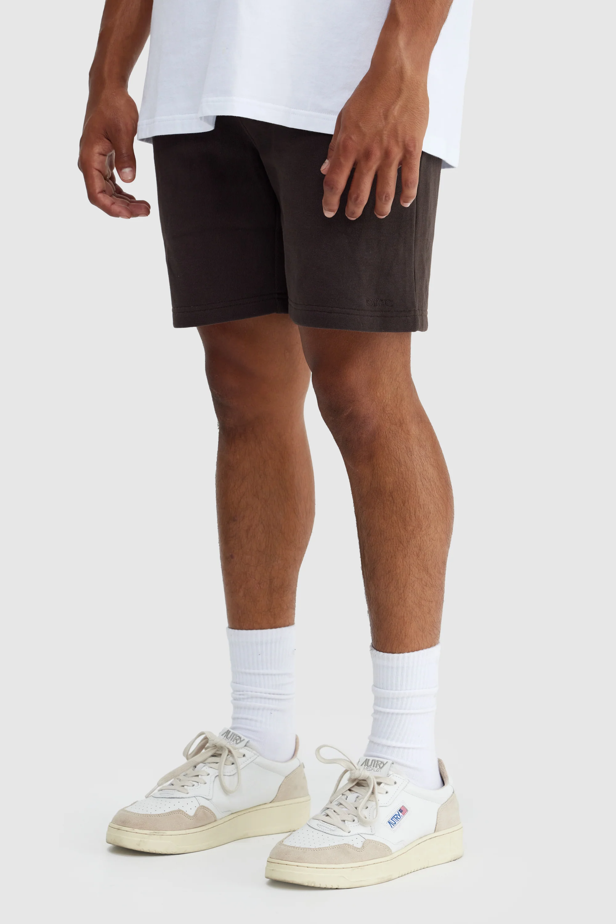 Aiden Relaxed Shorts Carob - Image 4