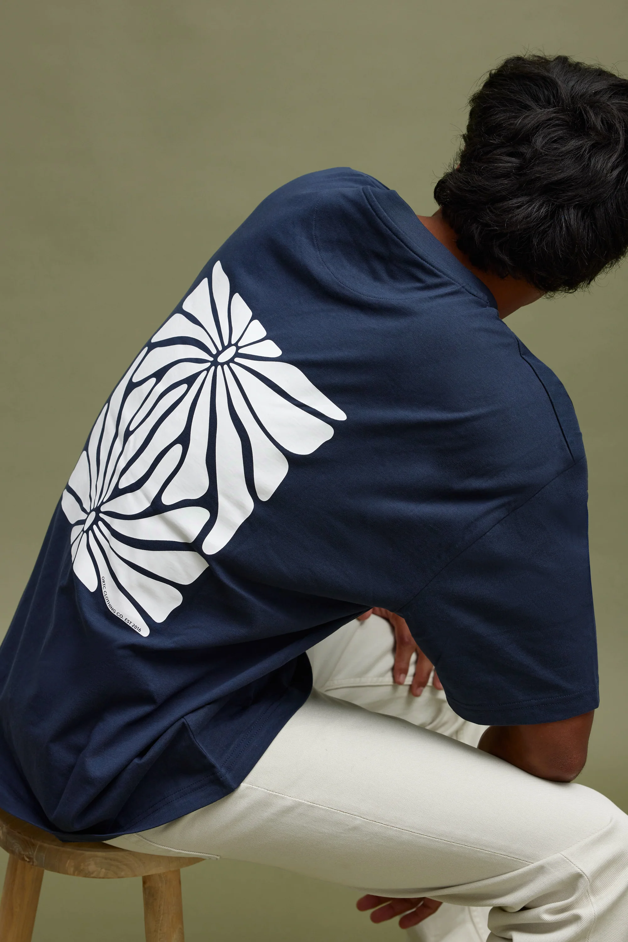 Unisex Shelly Box Fit T Shirt Navy - Image 2
