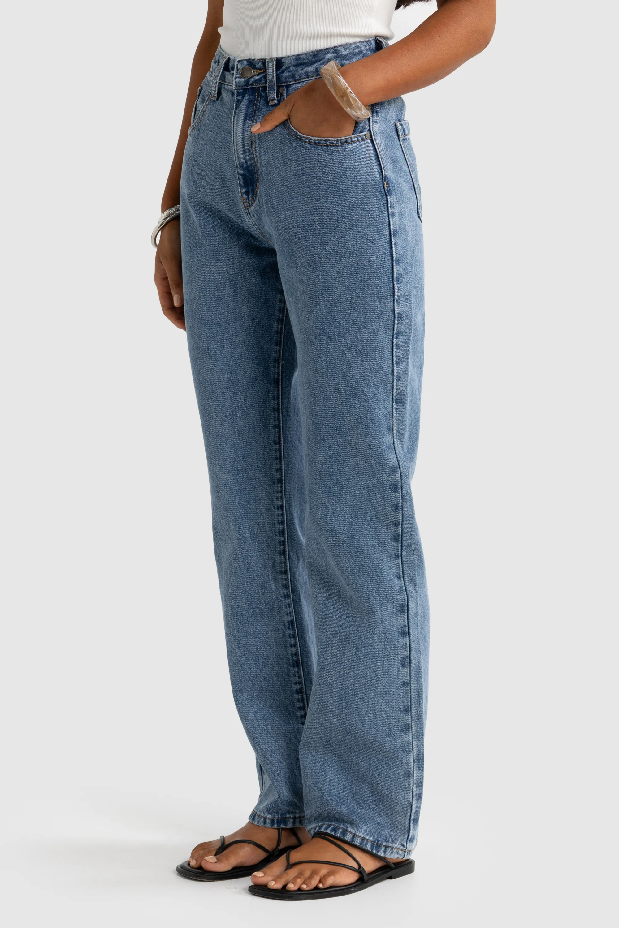 Willow Denim Straight Leg Jean Mid Blue - Image 4