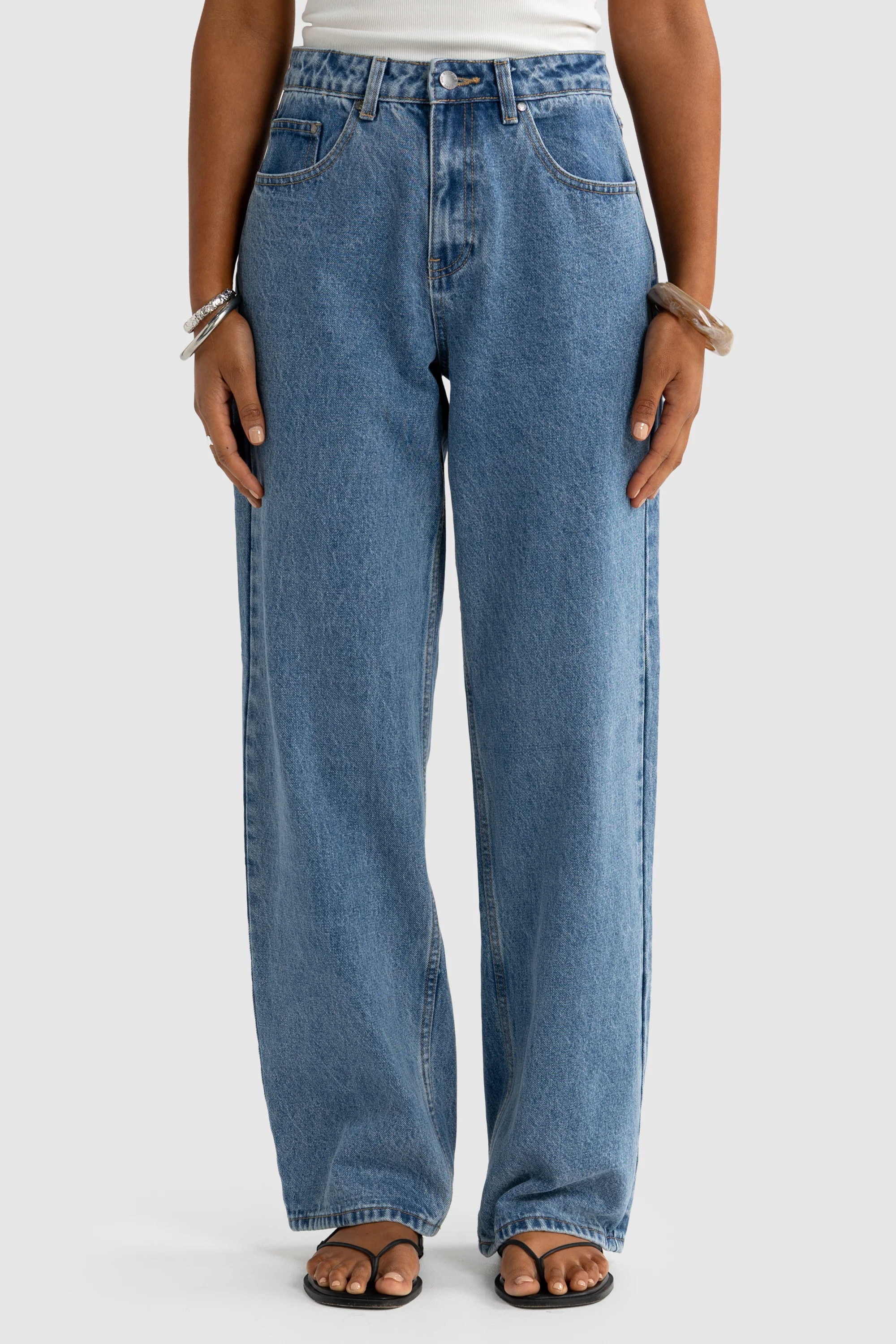 Willow Denim Relaxed Jean Mid Blue - Image 3